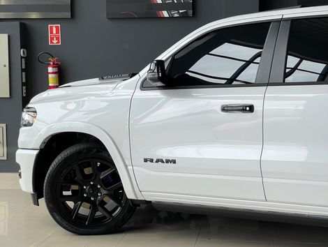 RAM 1500 LARAM. NIGHT ED. BI-TB 3.0 4x4 Aut.