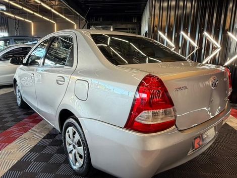 Toyota ETIOS XS Sedan1.5 Flex 16V 4p Mec.