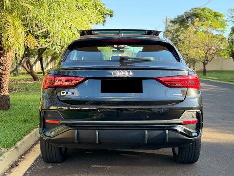 Audi Q3 SPB Perf. Black 2.0 TFSI Tipt. Quat.