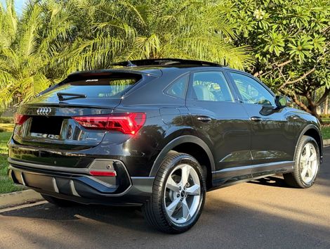 Audi Q3 SPB Perf. Black 2.0 TFSI Tipt. Quat.