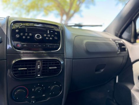 Fiat Strada Freedom 1.4 Flex 8V CD