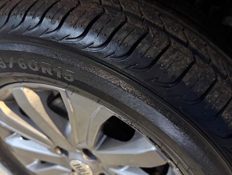 Fiat Strada Freedom 1.3 Flex 8V CD