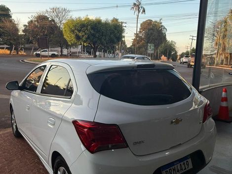 Chevrolet ONIX HATCH LT 1.0 8V FlexPower 5p Mec.