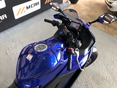 YAMAHA YZF R-3 321/ABS