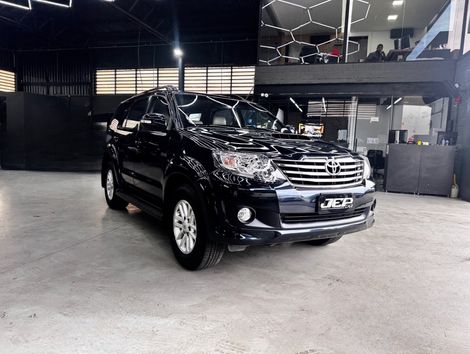 Toyota Hilux SW4 SRV D4-D 4x4 3.0 TDI Dies. Aut