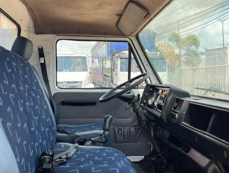 VOLKSWAGEN 7-100 2p (diesel)