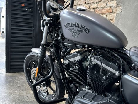 Harley XL 883N IRON