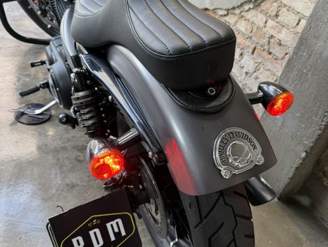 Harley XL 883N IRON