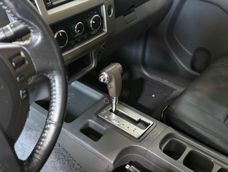 Nissan Frontier SV AT. CD 4x4 2.5 TB Dies. Aut.