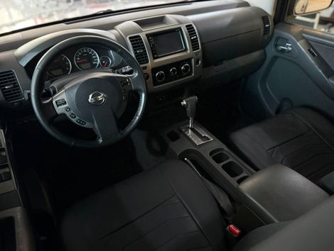 Nissan Frontier SV AT. CD 4x4 2.5 TB Dies. Aut.