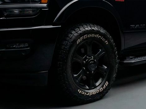 RAM 2500 LARAM. 6.7 NIGHT ED. TB CD 4x4 Die.