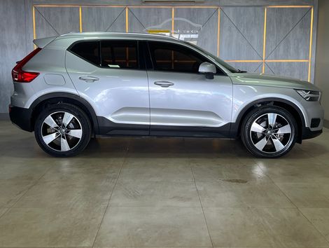 Volvo XC 40 T-5 MOMENTUM 2.0 252cv AWD