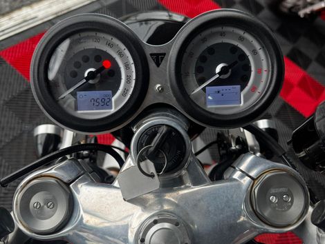 TRIUMPH THRUXTON R 1200cc