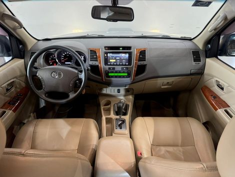 Toyota Hilux SW4 SRV D4-D 4x4 3.0 TDI Dies. Aut