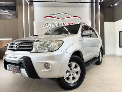 Toyota Hilux SW4 SRV D4-D 4x4 3.0 TDI Dies. Aut