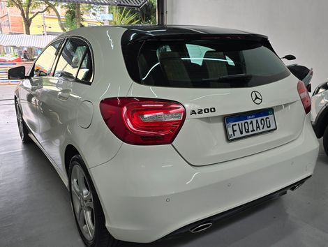 Mercedes Classe A 200 1.6 TB 16V Urban 156cv Aut.