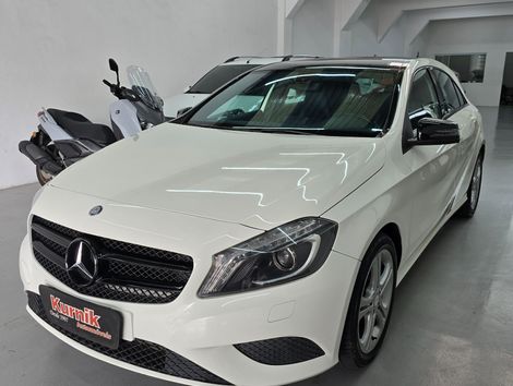 Mercedes Classe A 200 1.6 TB 16V Urban 156cv Aut.