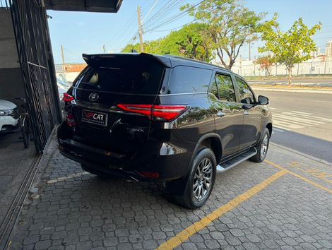 Toyota Hilux SW4 SRX 4x4 2.8 TDI 16V Dies. Aut.