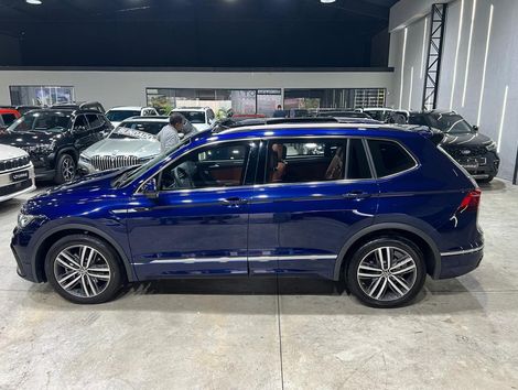 VolksWagen TIGUAN Allspac R-Line 300 TSI 2.0 