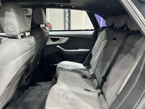 Audi Q8 Perf.Black 3.0 TFSI Quat. S-tr/(Híb.)