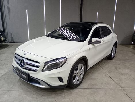Mercedes GLA 200 Vis. Black Ed. 1.6 TB 16V  Aut.