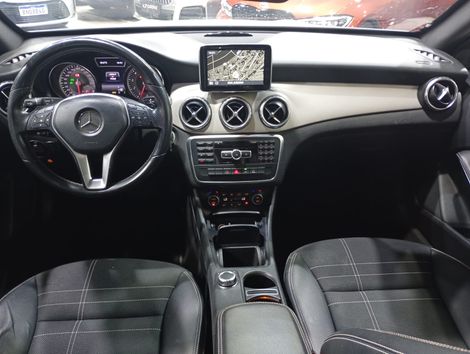 Mercedes GLA 200 Vis. Black Ed. 1.6 TB 16V  Aut.