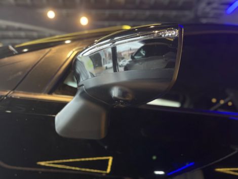 Nissan VERSA Advance 1.6 16V Flex Aut.