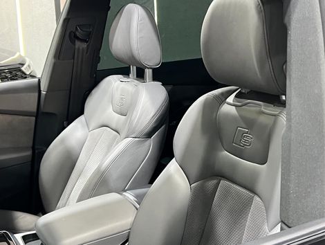 Audi Q8 Perf.Black 3.0 TFSI Quat. S-tr/(Híb.)