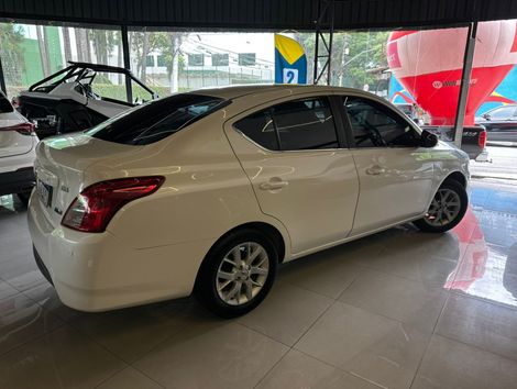 Nissan VERSA SV 1.6 16V FlexStart 4p Aut.