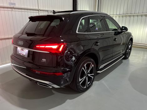Audi Q5 S-Line Black 2.0 TFSI Quat. S-Tronic