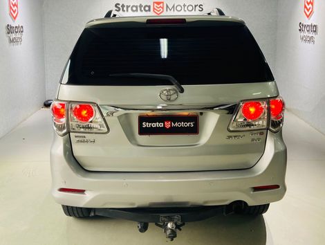 Toyota Hilux SW4 SRV D4-D 4x4 3.0 TDI Dies. Aut