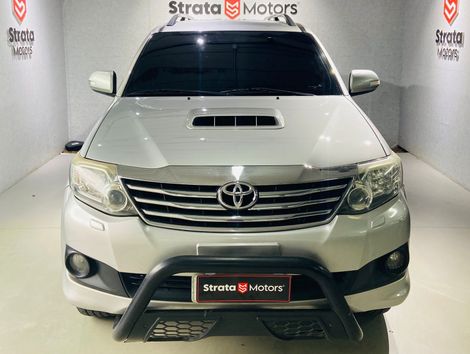 Toyota Hilux SW4 SRV D4-D 4x4 3.0 TDI Dies. Aut