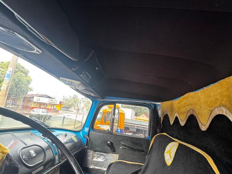 MERCEDES-BENZ L-1113 3-Eixos 2p (diesel)