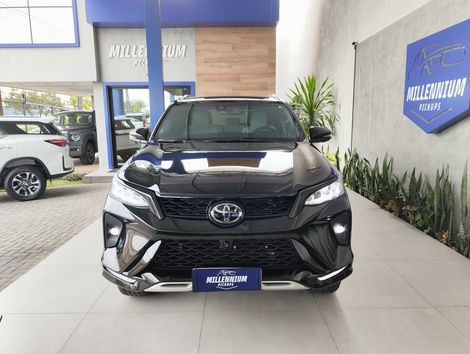 Toyota Hilux SW4 Diamond 2.8 TB 4x4 Die. Aut.