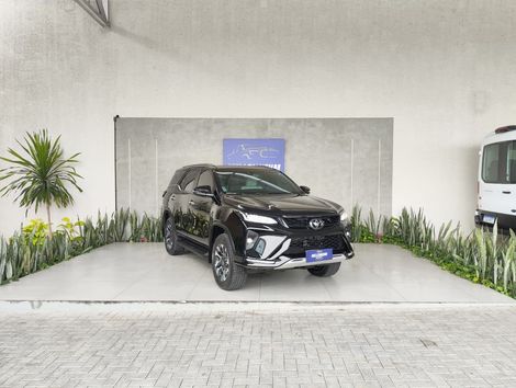 Toyota Hilux SW4 Diamond 2.8 TB 4x4 Die. Aut.