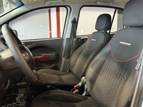 Fiat UNO SPORTING 1.4 EVO Fire Flex 8V 4p