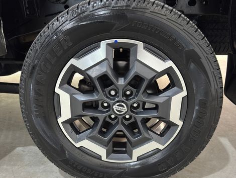 Nissan Frontier XE CD 4x4 2.3 Bi-TB Diesel Aut.