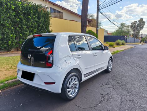 VolksWagen up! Connect 1.0 TSI Total Flex 12V 5p