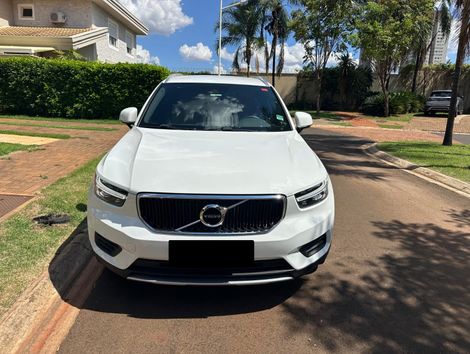 Volvo XC 40 T-5 MOMENTUM 2.0 252cv AWD