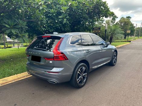  2.0 T8 Hybrid Momentum AWD Geartronic