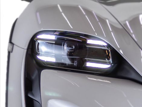 Porsche Taycan 4 Cross Turismo (Elétrico)