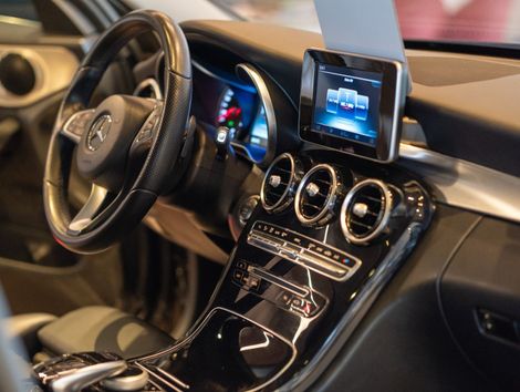 Mercedes C-200 Avantgarde 2.0 TB 16V 184cv Aut.