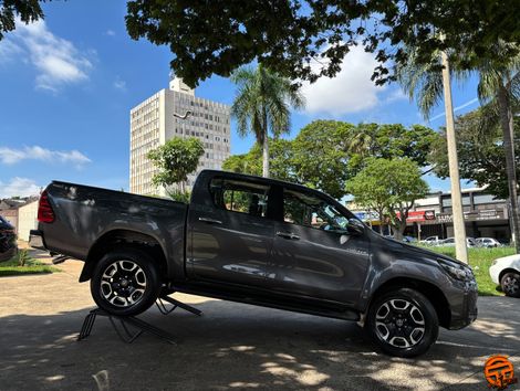 Toyota Hilux CD SRV 4x4 2.8 TDI Diesel Aut.