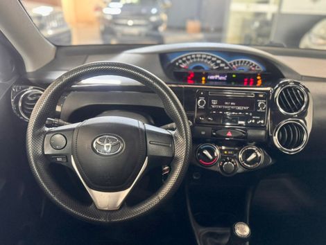 Toyota ETIOS XLS Sedan 1.5 Flex 16V 4p Mec.
