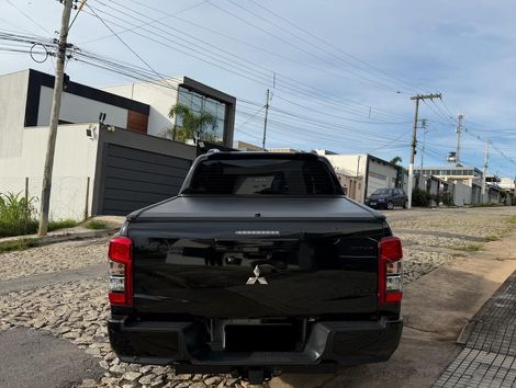 Mitsubishi L200 Tri. S.Urban HPE-S 2.4 4x4 Die. Aut