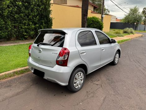 Toyota ETIOS X 1.3 Flex 16V 5p Mec.
