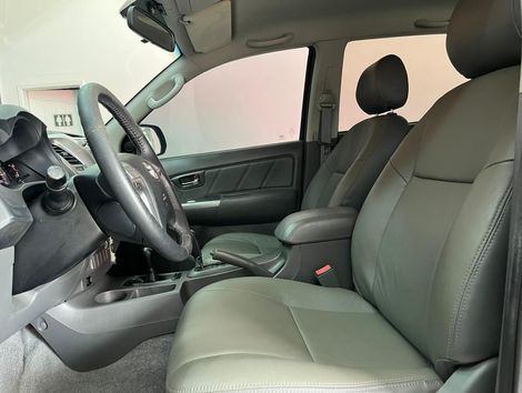 Toyota Hilux CD SRV 4x4 2.7 Flex 16V Aut.