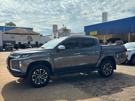 Mitsubishi L200 Triton Sport HPE-S 2.4 CD Dies. Aut