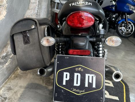 TRIUMPH STREET  TWIN 900cc