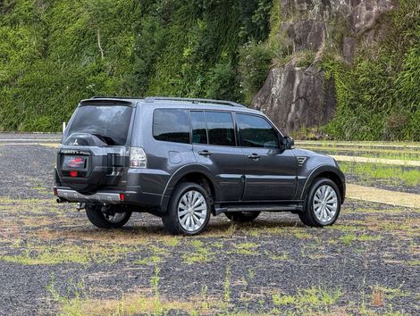 Mitsubishi Pajero HPE Full 3.2 4x4 T.I.Dies. 5p Aut